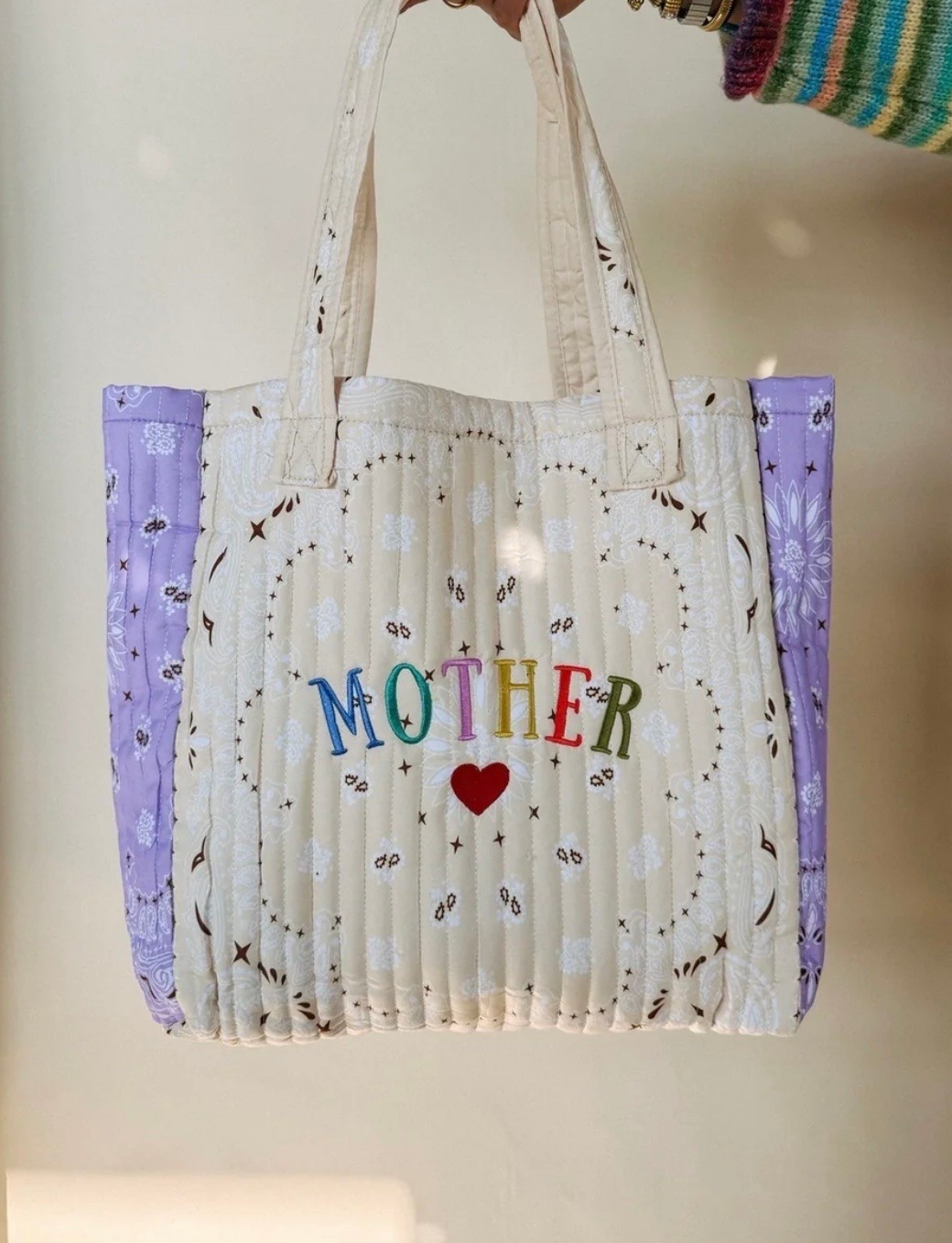 Obsessed with this bag!!! #mother #momthings #lookforless #bandanabag #smallshopfinds #christmas #wishlist