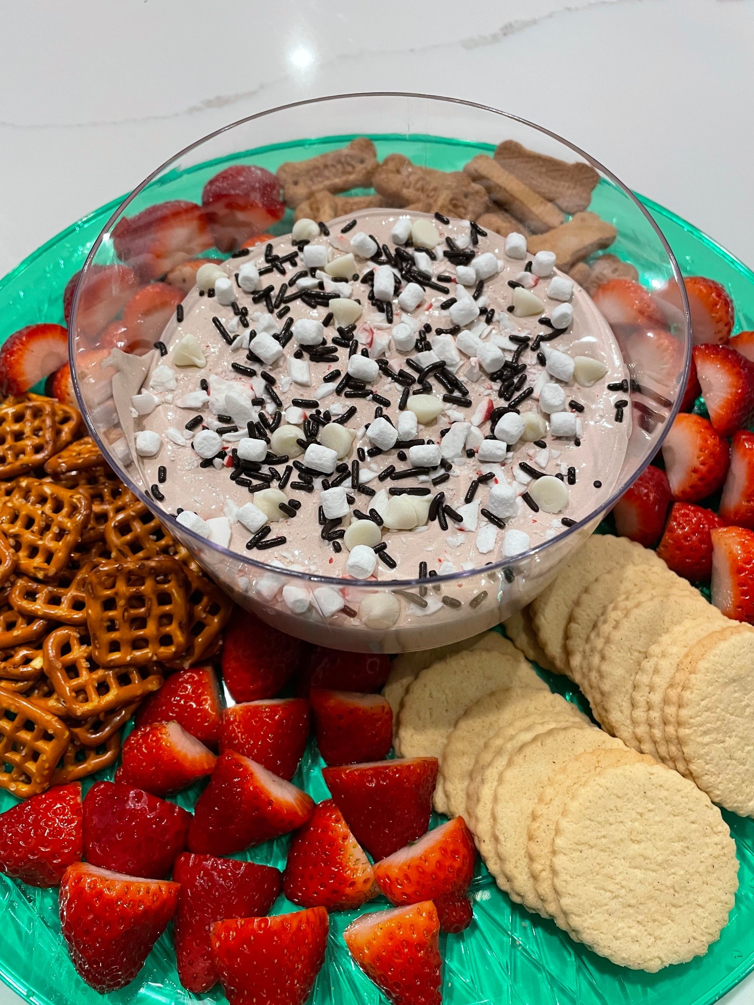 Everything you’ll need to make the viral hot cocoa dip!

#LTKHoliday