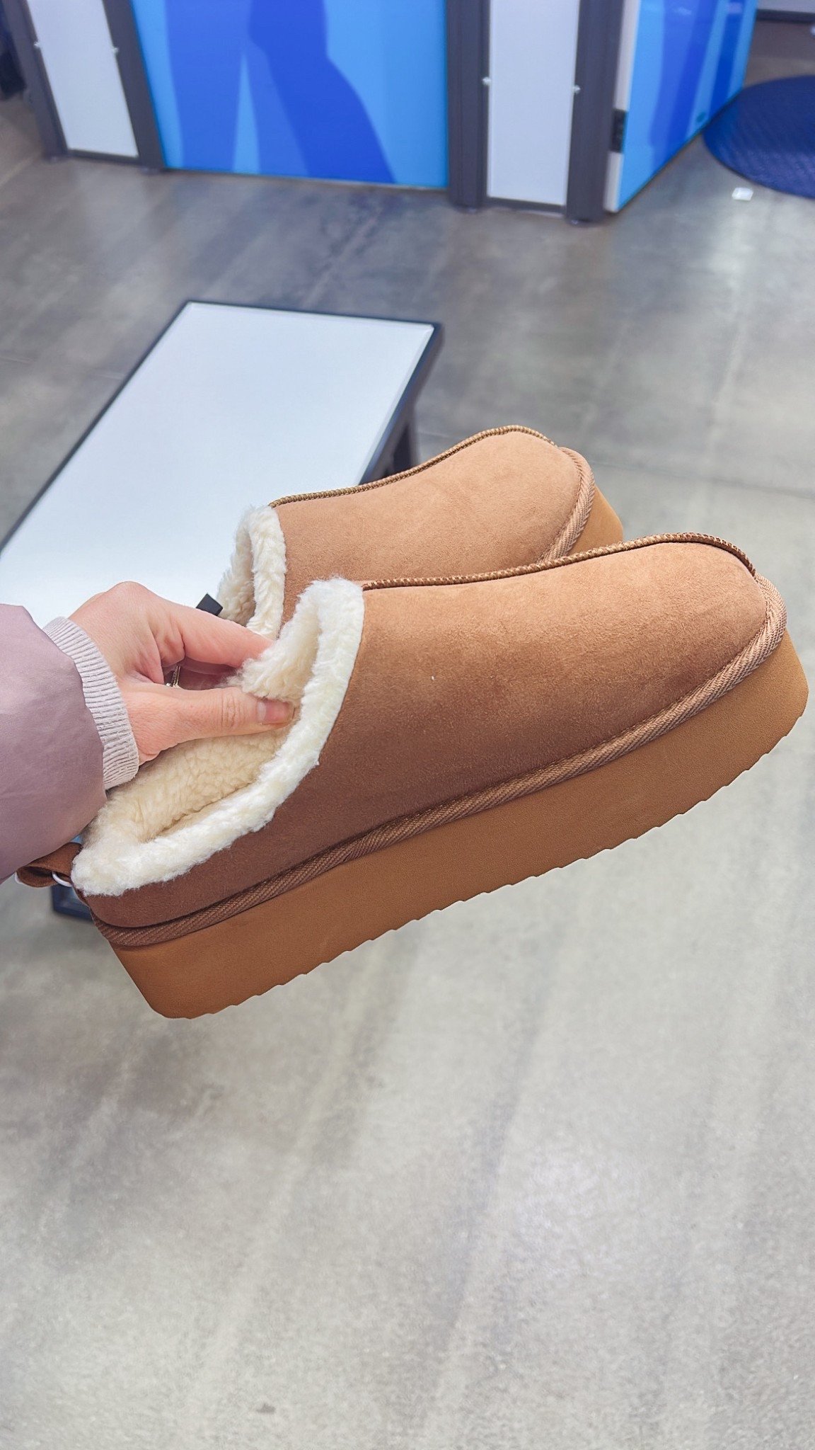 $13 platform mule clogs! Last day for 50% off! 

#LTKHoliday #LTKFindsUnder50 #LTKGiftGuide