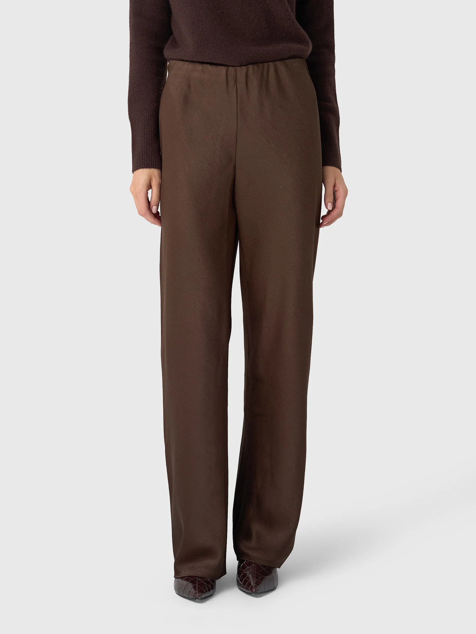 VINCE
                      
                     Women's Fluid Satin Bias Pant | Saint Bernard