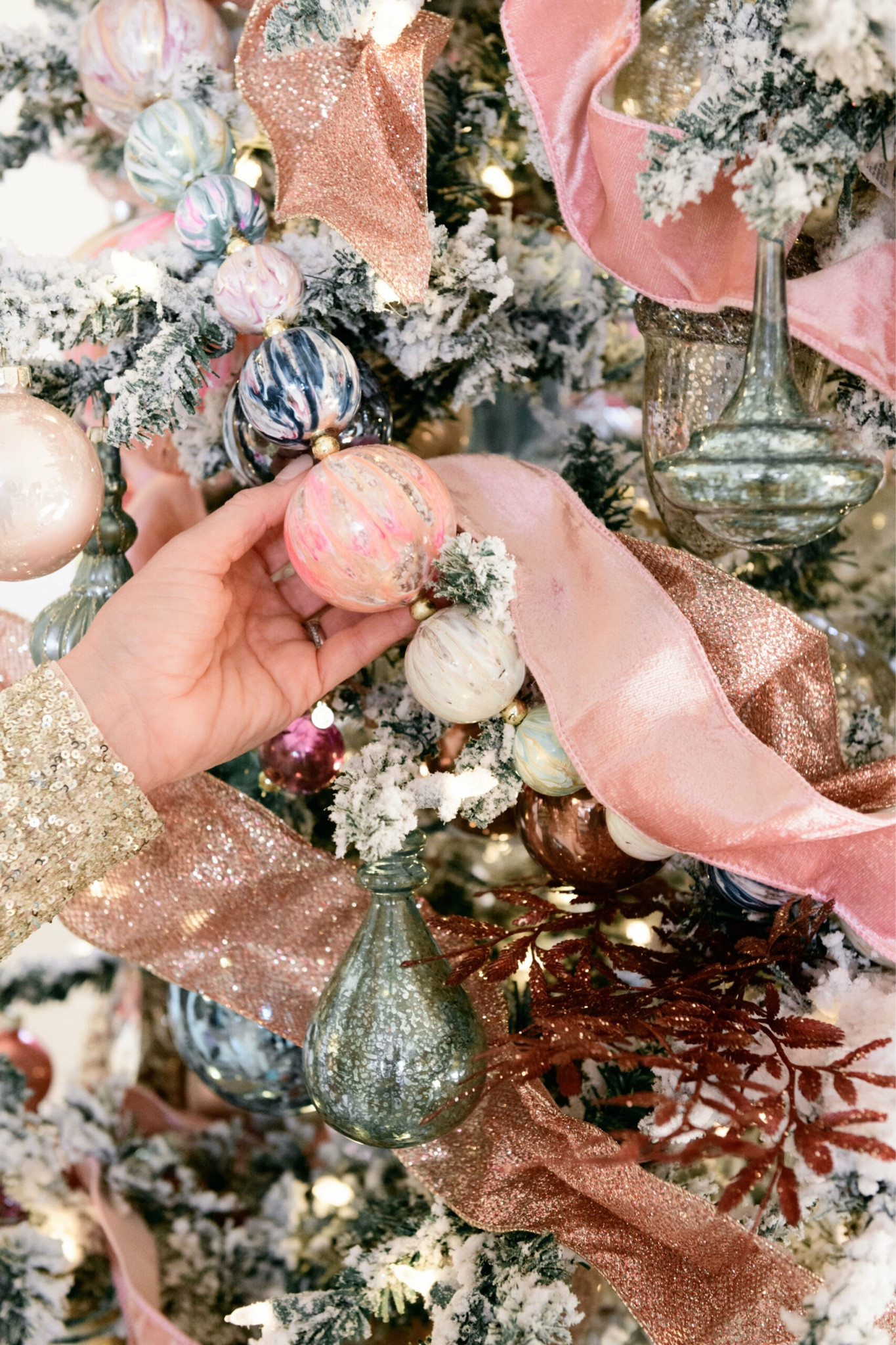 These colors are stunning

Holiday home  home decor  home looks  ornaments  Christmas tree 

#LTKGiftGuide #LTKSeasonal #LTKHoliday