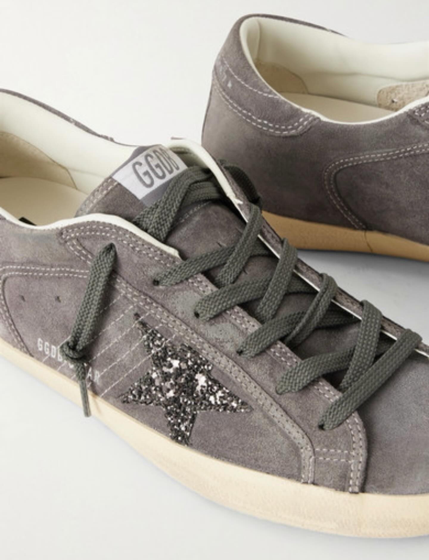 ✨ NEW DROP ✨
Obsessed is an understatement 😍

These Golden Goose gray suede sneakers with the black glitter star are the ultimate everyday neutral… but still make a statement 🔥

✔️ goes with leggings
✔️ goes with denim
✔️ goes with EVERYTHING
✔️ looks expensive (because it is 💅)

💬 Comment “LINK” and I’ll auto-DM you where to grab them!

#GoldenGoose #GoldenGooseSneakers #LuxuryFinds #DesignerShoes #SneakerStyle