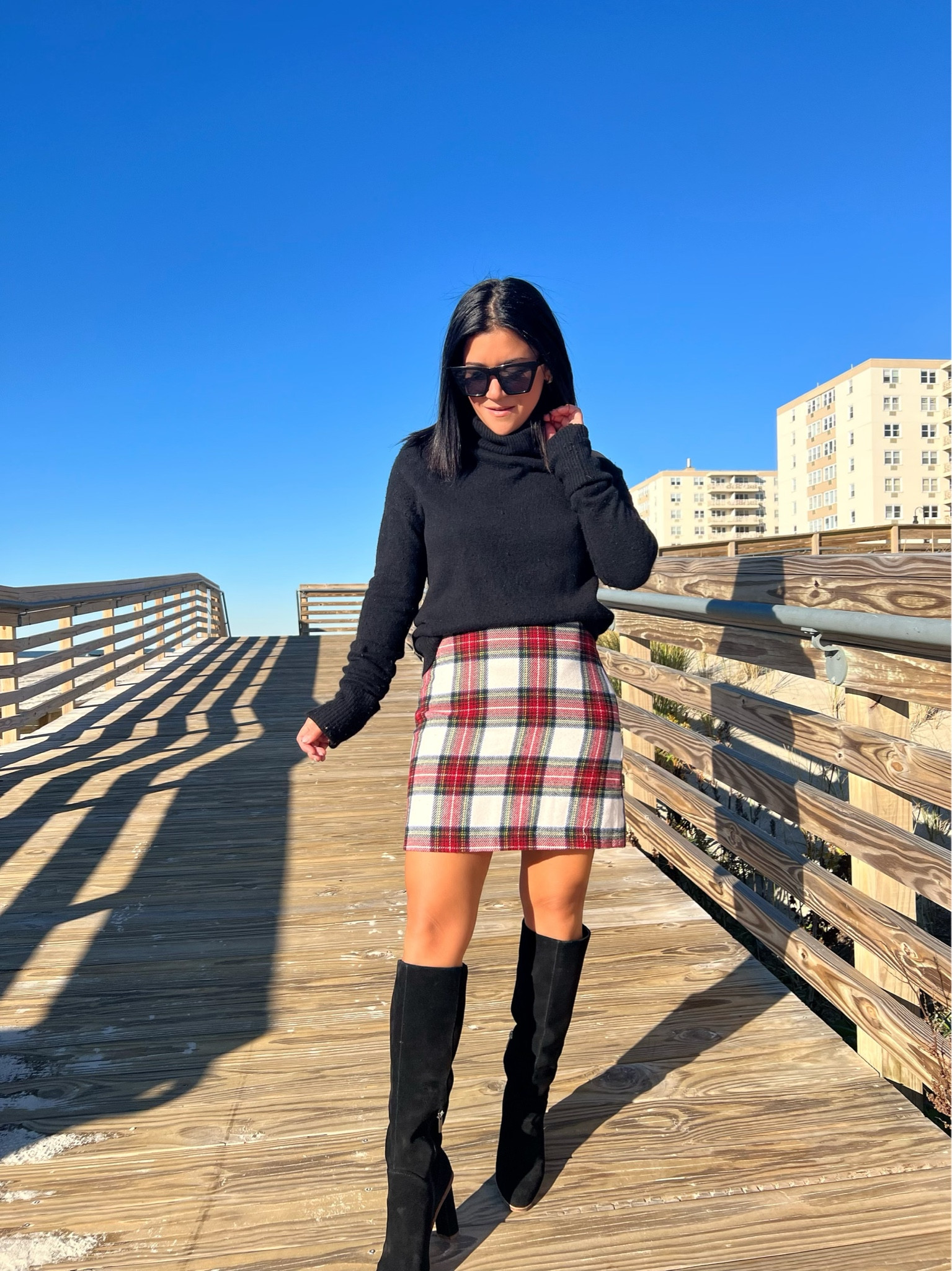 Tartan plaid skirt, perfect for the holidays! ❤️

#LTKHoliday #LTKunder100 #LTKSeasonal