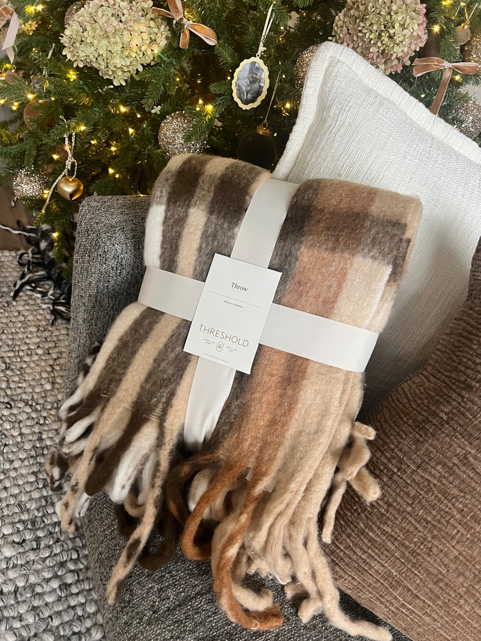 Love this plaid throw blanket from target that’s 30% off today! Comes in tons of holiday colors too! 

#LTKSaleAlert #LTKHome