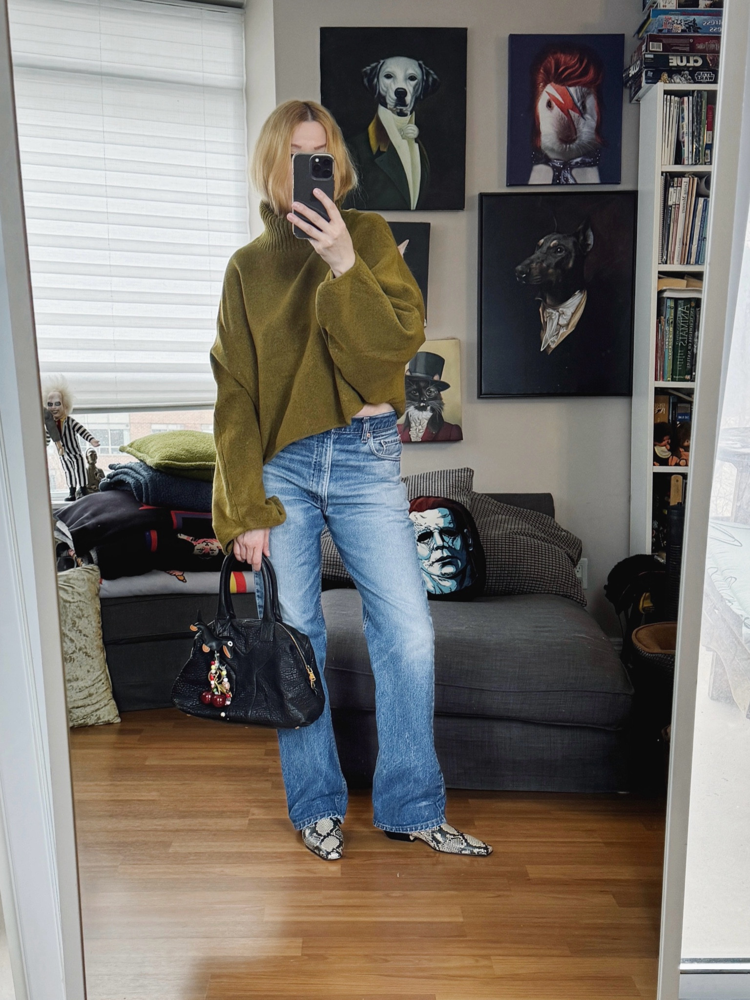 These vintage Levi’s were one of my stress shopping purchases. They are a 517 which is a bootcut and one of Carolyn Bessette’s favourite styles.
Jeans and bag are secondhand/vintage.
•
#vintagelevis #ysl #wintertrends #torontostylist #StyleOver40  #secondhandFind #fashionstylist #slowfashion #vintagestyle #levis517 #FashionOver40  #vintagestyle #genX #genXStyle #shopSecondhand #genXInfluencer #genXblogger #secondhandDesigner #Over40Style #40PlusStyle 


#LTKOver40 #LTKShoeCrush #LTKStyleTip