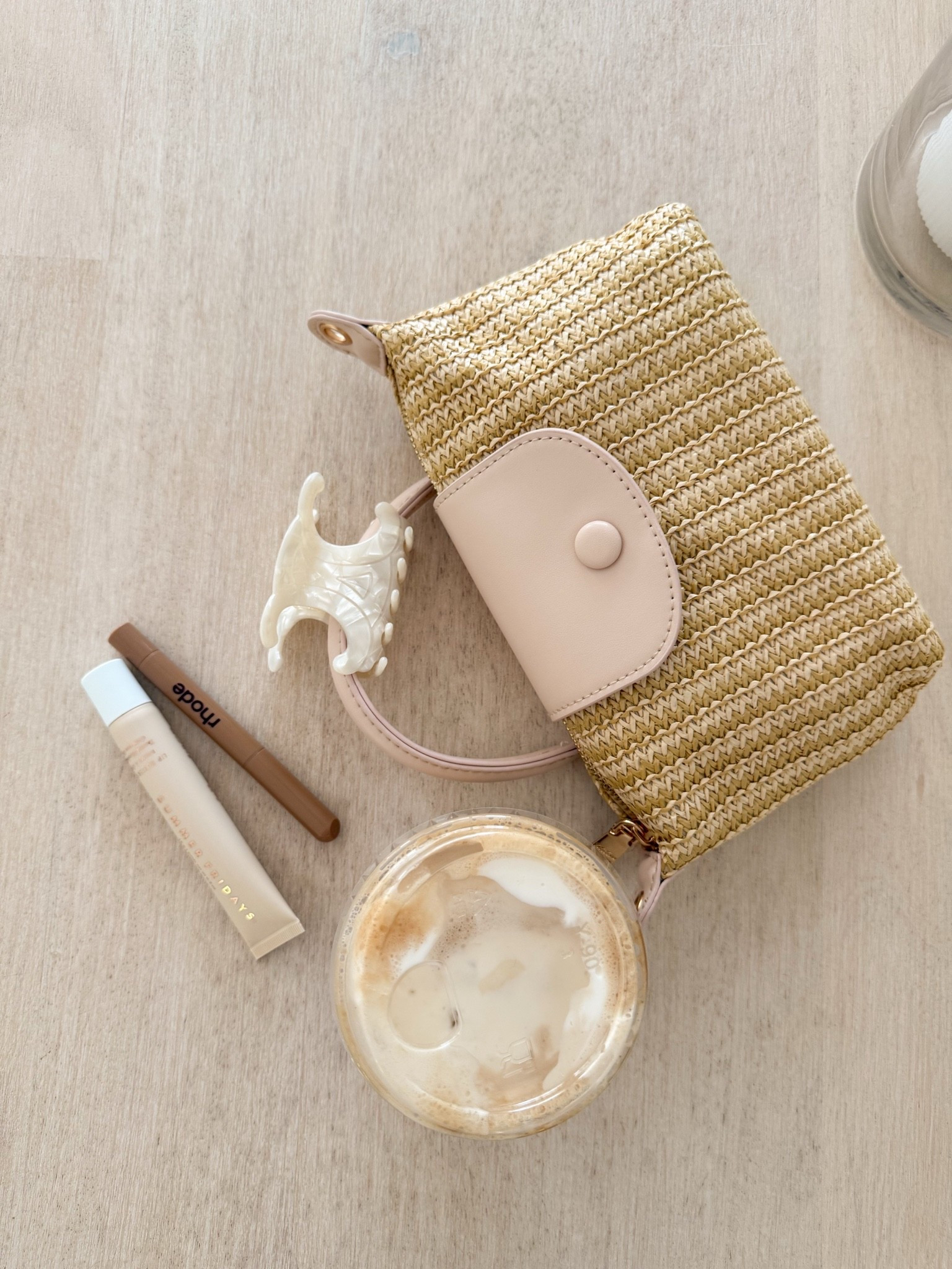 Just got this cute bag in for summer!! It also comes with a crossbody strap! It’s so affordable, great quality and holds all the essentials 😍

Amazon bag, look for less, woven accessories, raffia handbag, Rhode, summer Fridays, Sephora, hair clips, designer look, neutral fashion finds, fancythingsblog

#LTKootd #LTKBeauty #LTKSeasonal