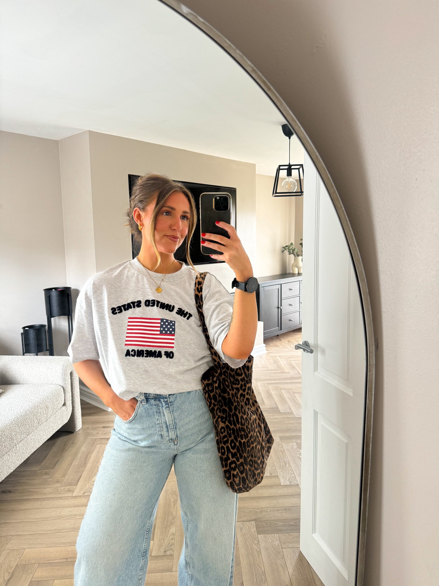 Top - size small (comes up big) 

#LTKcurves #LTKstyletip #LTKmidsize