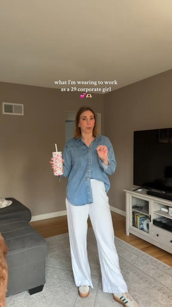 Work outfit of the day! Wearing a medium in the pants (a little big) and sized down a half size in the shoes! 



#LTKSeasonal #LTKFindsUnder50 #LTKWorkwear