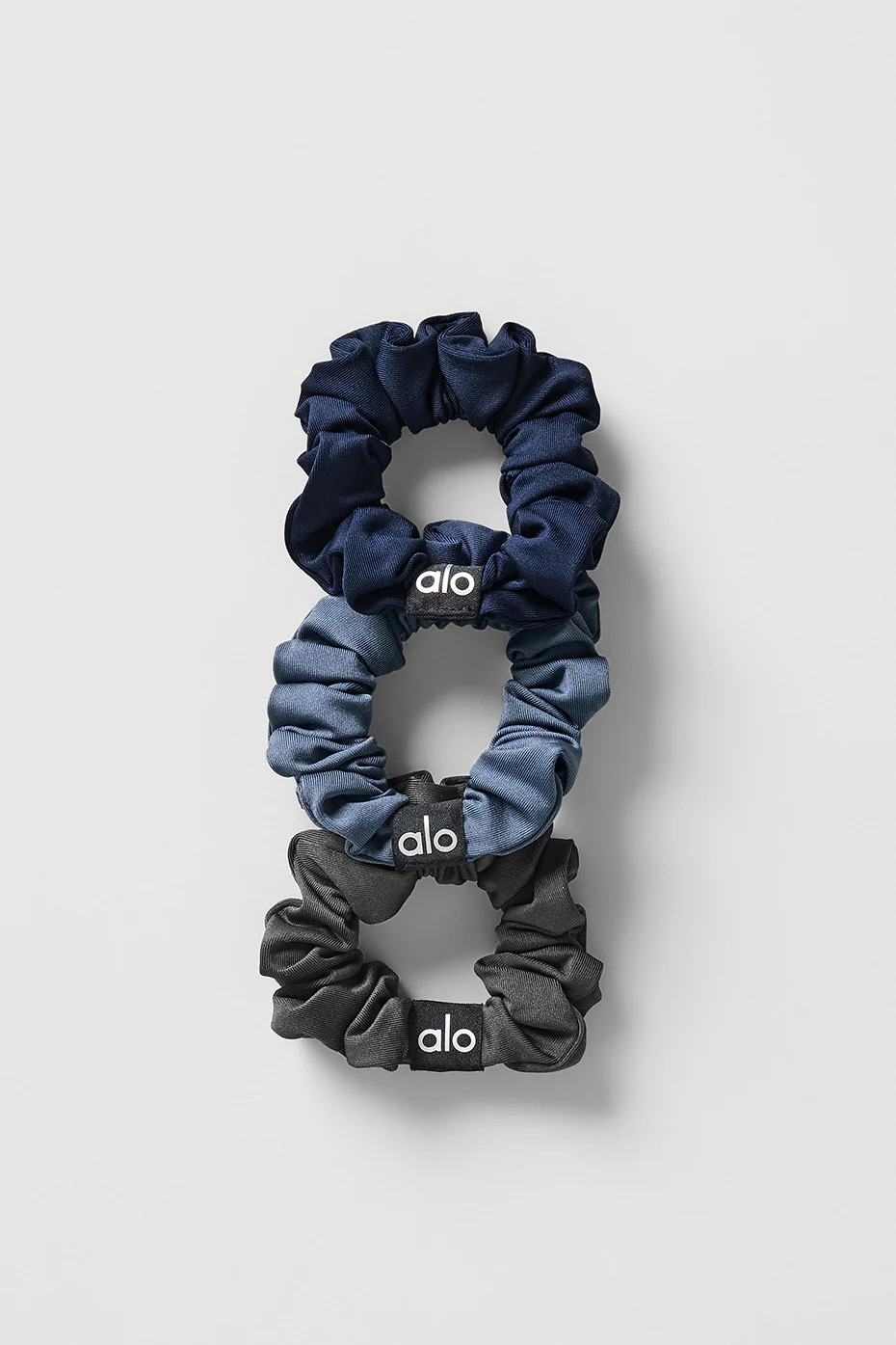 Love Knots Tie Scrunchie | Alo Yoga (US)