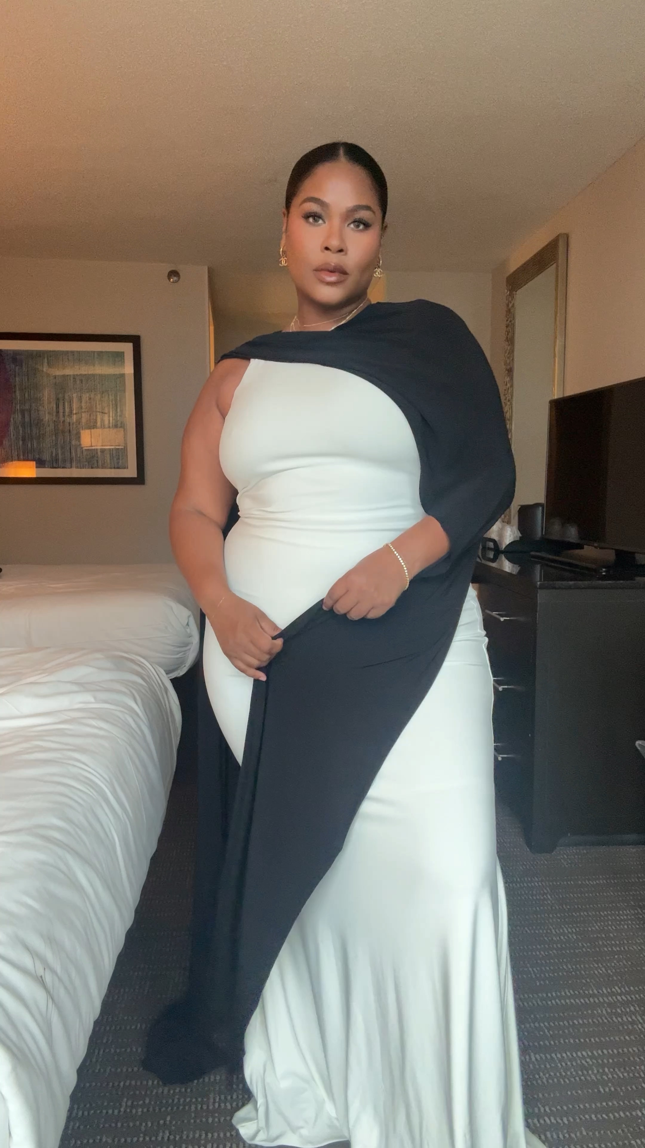 Wedding season is approaching! These dresses are perfect for fall and winter and great for any Formal occasion. Weddings, galas, etc.. 

White and black- US16
Blue- US14
White- US12

I bought different sizes to see which one fits best and I would have to say the 12th is the best to fit. It has an exceptional amount of stretch and they are all double lined. All of these dresses get 10 for me! 



#LTKParties #LTKPlusSize #LTKSeasonal