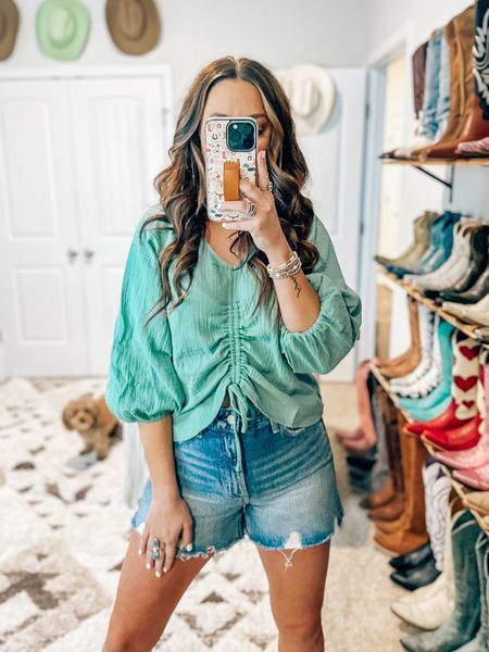 Summer outfit - denim shorts - spring outfit - travel - casual - mom - blouse 

#LTKfindsunder100 #LTKfindsunder50 #LTKstyletip