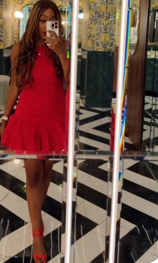 Date Night Red-Y ❤️

This dress is a true stunner and perfect for a date night. i am wearing a size small but could have sized down to xs there weren't any left in store 😭

Paired the dress with my fave red strappy heels. 

#datenight



#LTKFindsUnder50 #LTKStyleTip