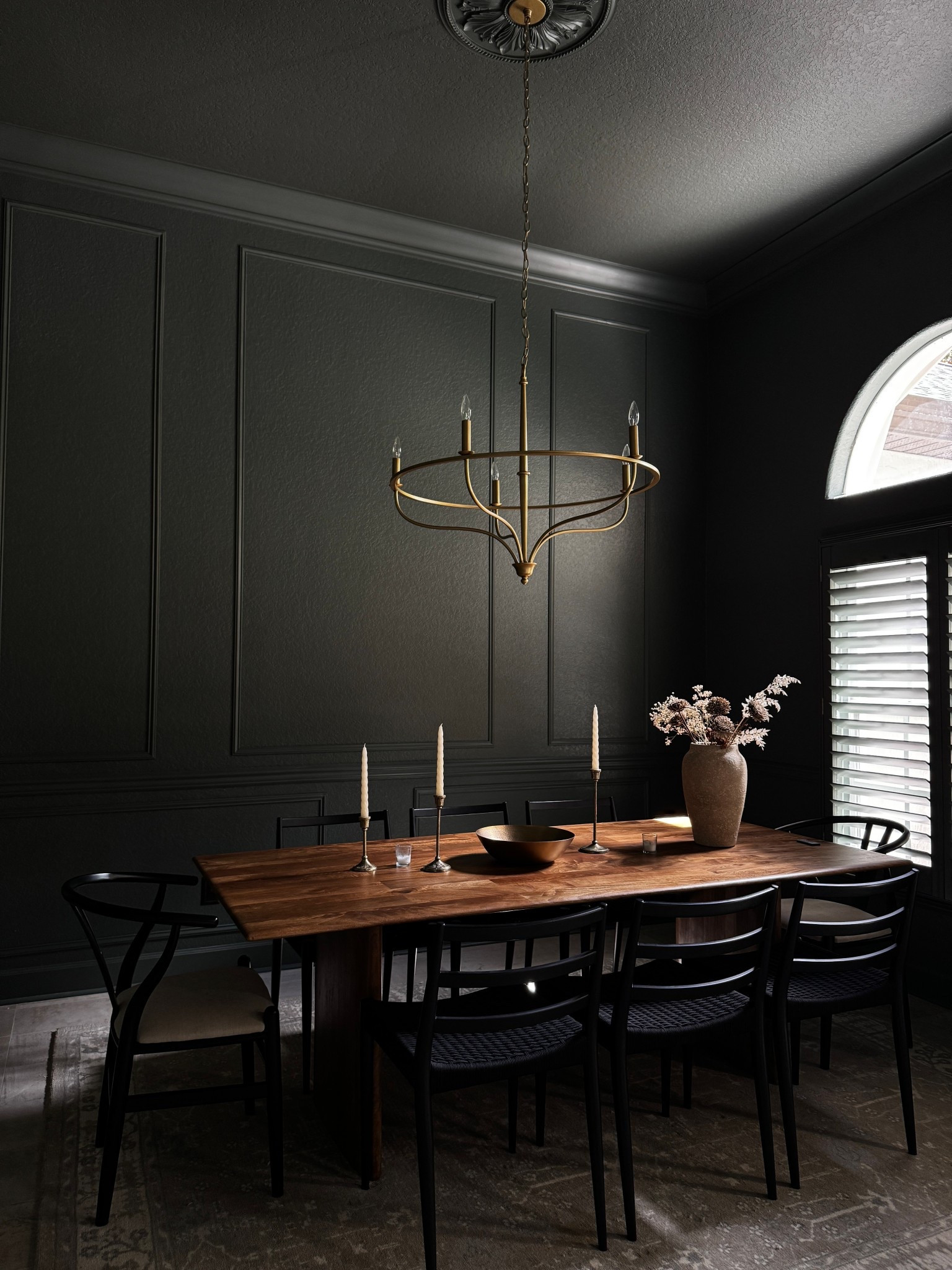 The moodiest formal dining room of our dreams

#LTKHome #LTKSeasonal