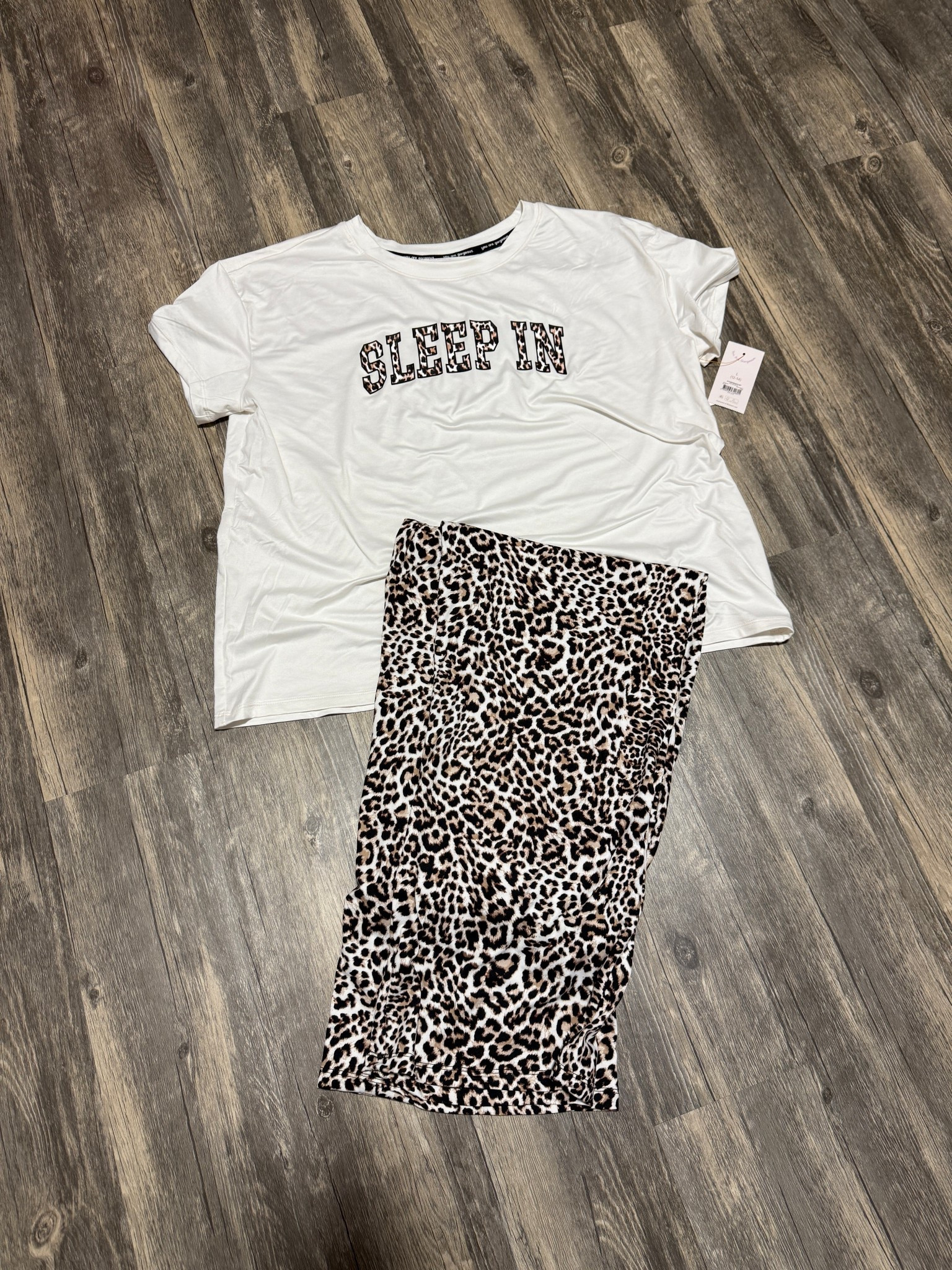 I’m in a large. 
Walmart Joyspun pajama set

#LTKPlusSize #LTKFindsUnder50 #LTKMidsize