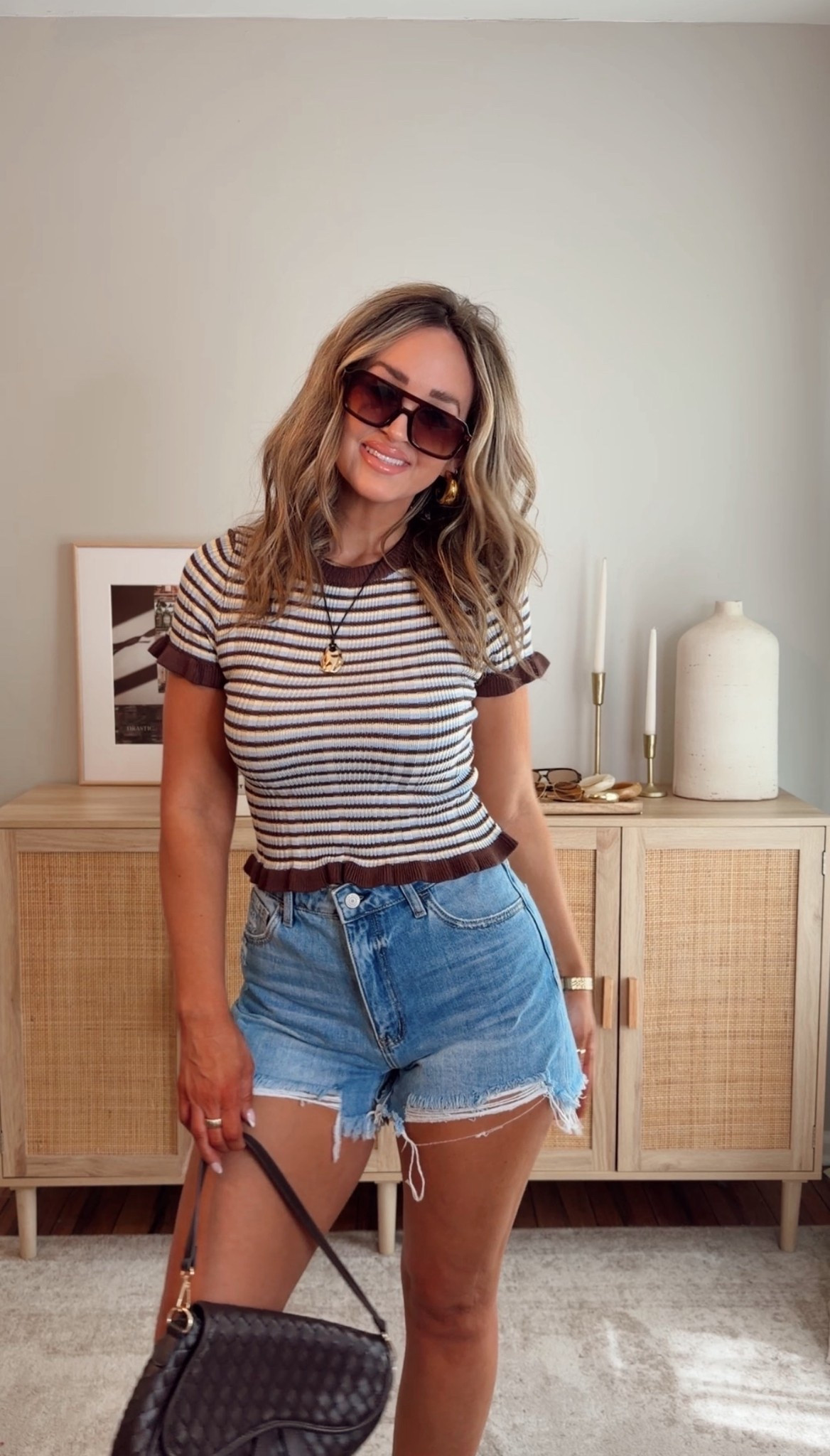 40% off with LEANN40, if expired use LEANN35 easy simple effortless spring/summer outfit! size S top, size M shorts. love these shorts, they’re so similar to a designer style i have + love. spring outfit, summer outfit, vici

#LTKootd
