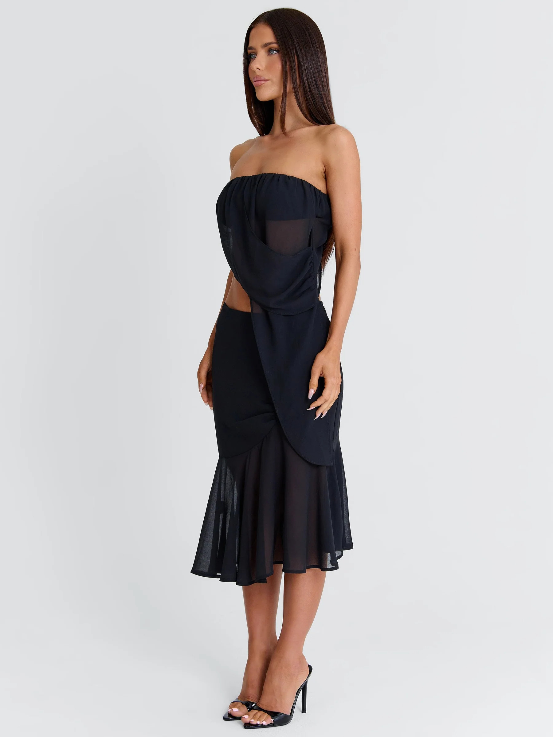 ITZELI TOP BLACK | Outcast (US & UK)