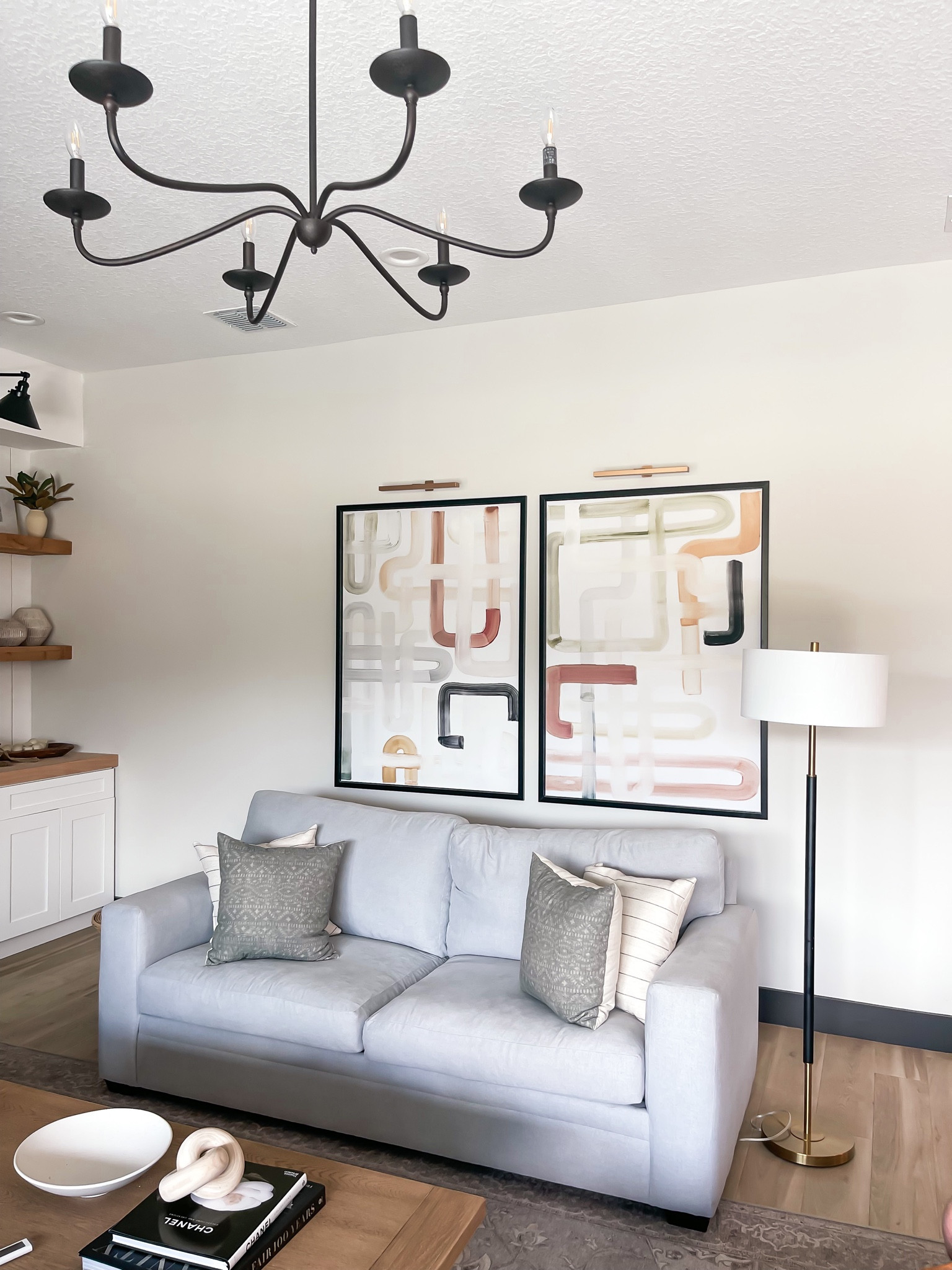 Living room details 

#LTKSeasonal #LTKhome