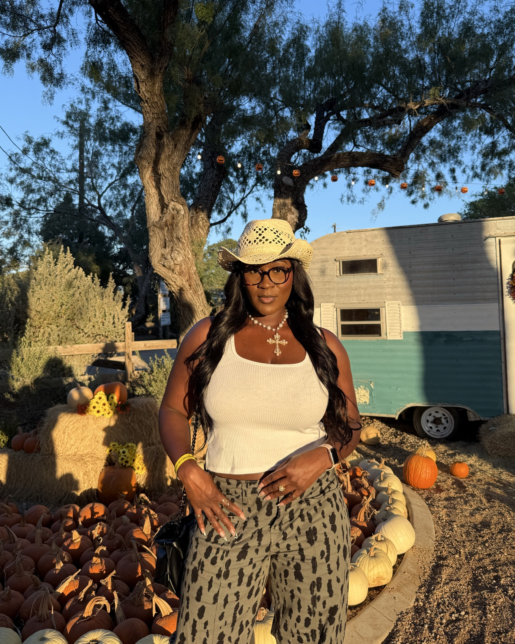 The pick of the patch! Don’t you love when you create an outfit on the go. Such a fun look :)

#LTKSeasonal #LTKHoliday