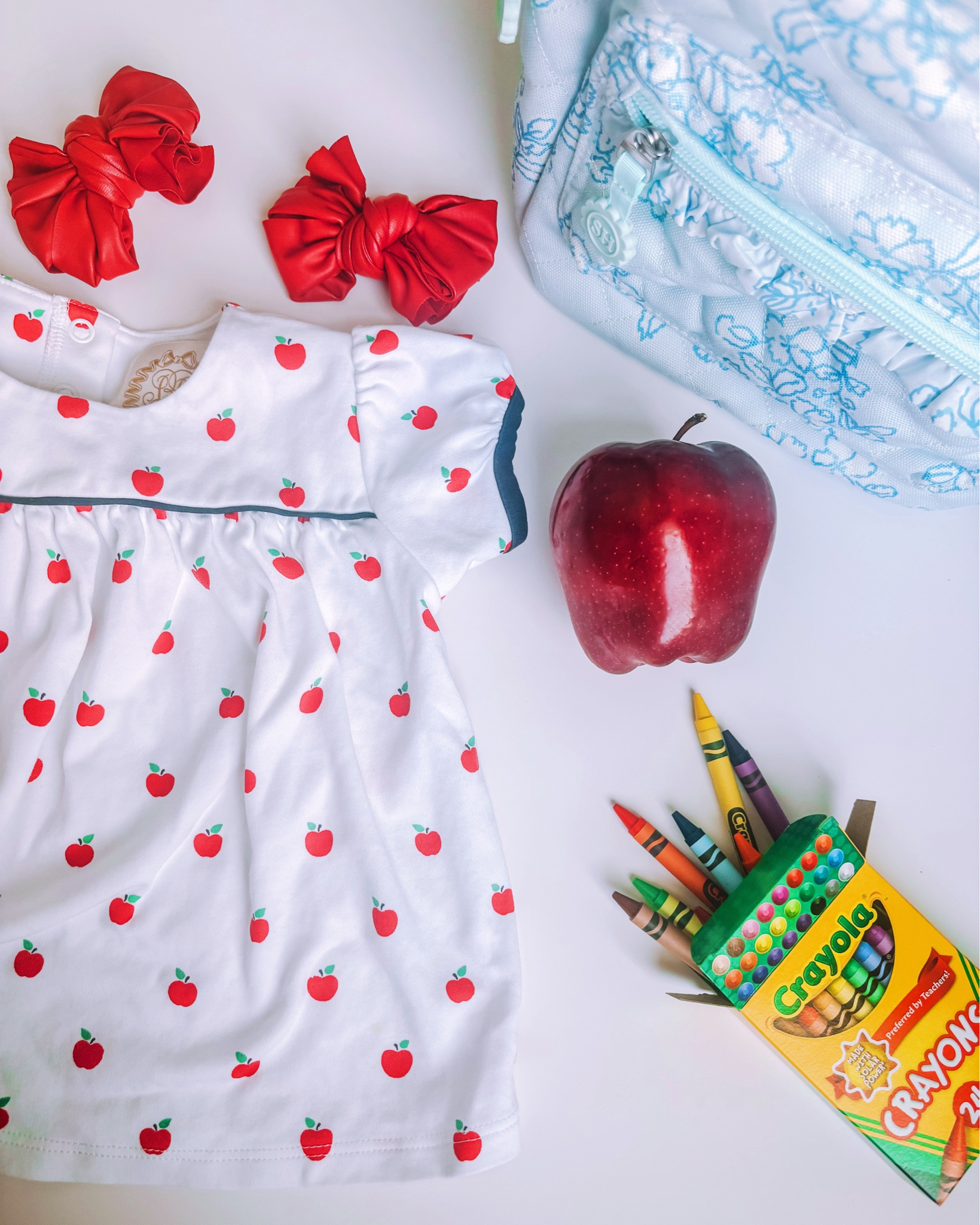 Back to school inspo🍎

Lunchbox is SweetHoney and bows are TyedNKnots

#LTKOver40 #LTKKids #LTKBacktoSchool