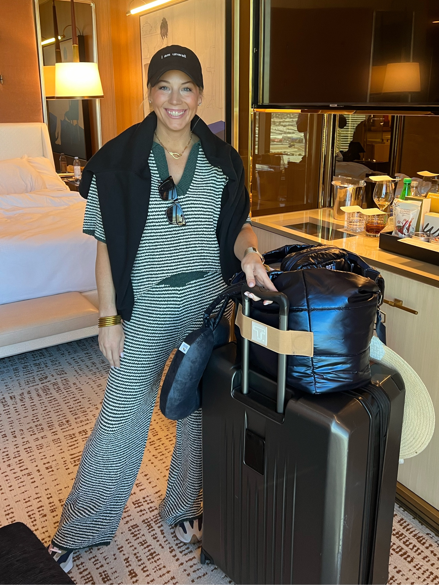 Travel day look
Set// Ardire collection, size small use code BOBBI15 for 15% off
Hat and necklace// Amazon
Necklace// Harvest, use code BOBBI15 for 15% off
Pullover// Target
Bags// Shop Sprinkled With Pink
Shoes// New Balance 


#LTKStyleTip #LTKItBag #LTKTravel