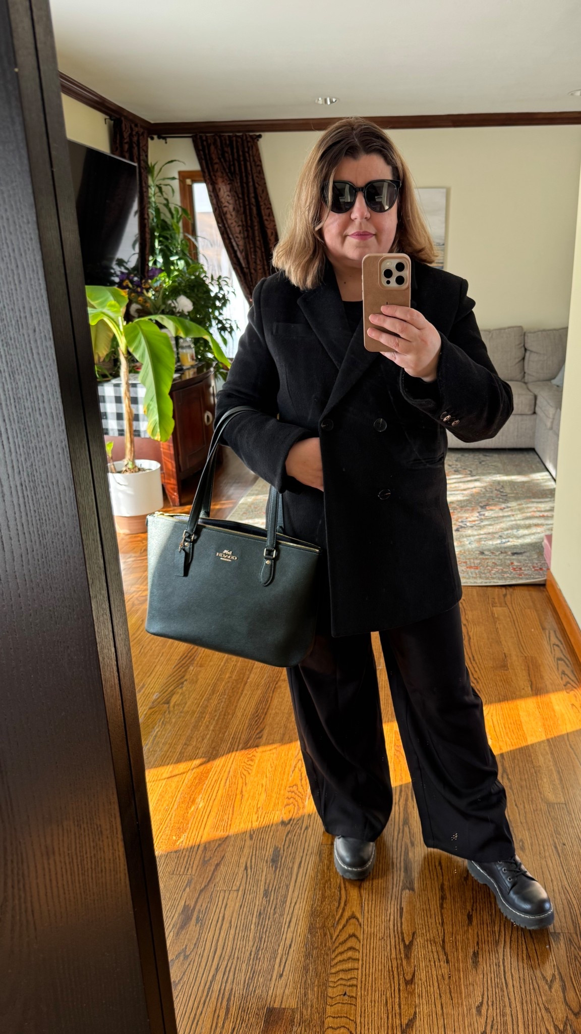 Black on black #LTKwork#

#LTKdayinmylife #LTKOver40 #LTKWorkwear