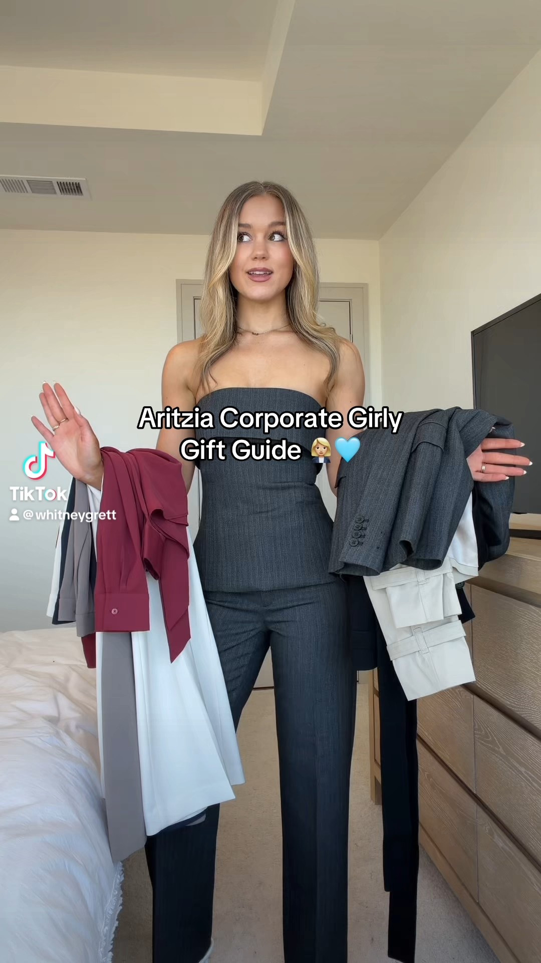 @aritzia gift guide for the corporate girl in your life 👩🏼‍💼🩵 #aritziapartner 

#LTKHoliday #LTKWorkwear #LTKGiftGuide