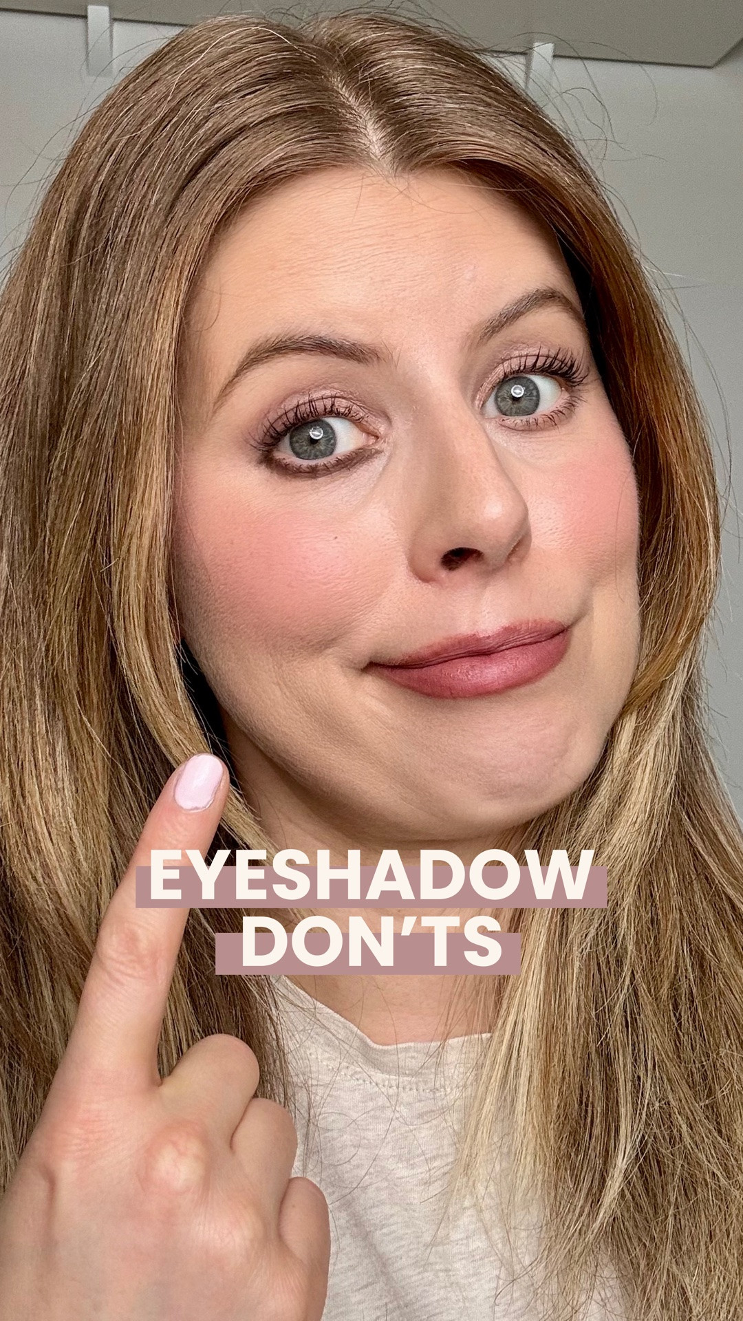 For some people, this eyeshadow tutorial should be a game changer. Sometimes bare under eyes look great, but sometimes they look naked. This is how to dress them lol.

Products mentioned in video:
Kaja Beauty Bento in Chai Latte Haze
Rephr 03 Brush