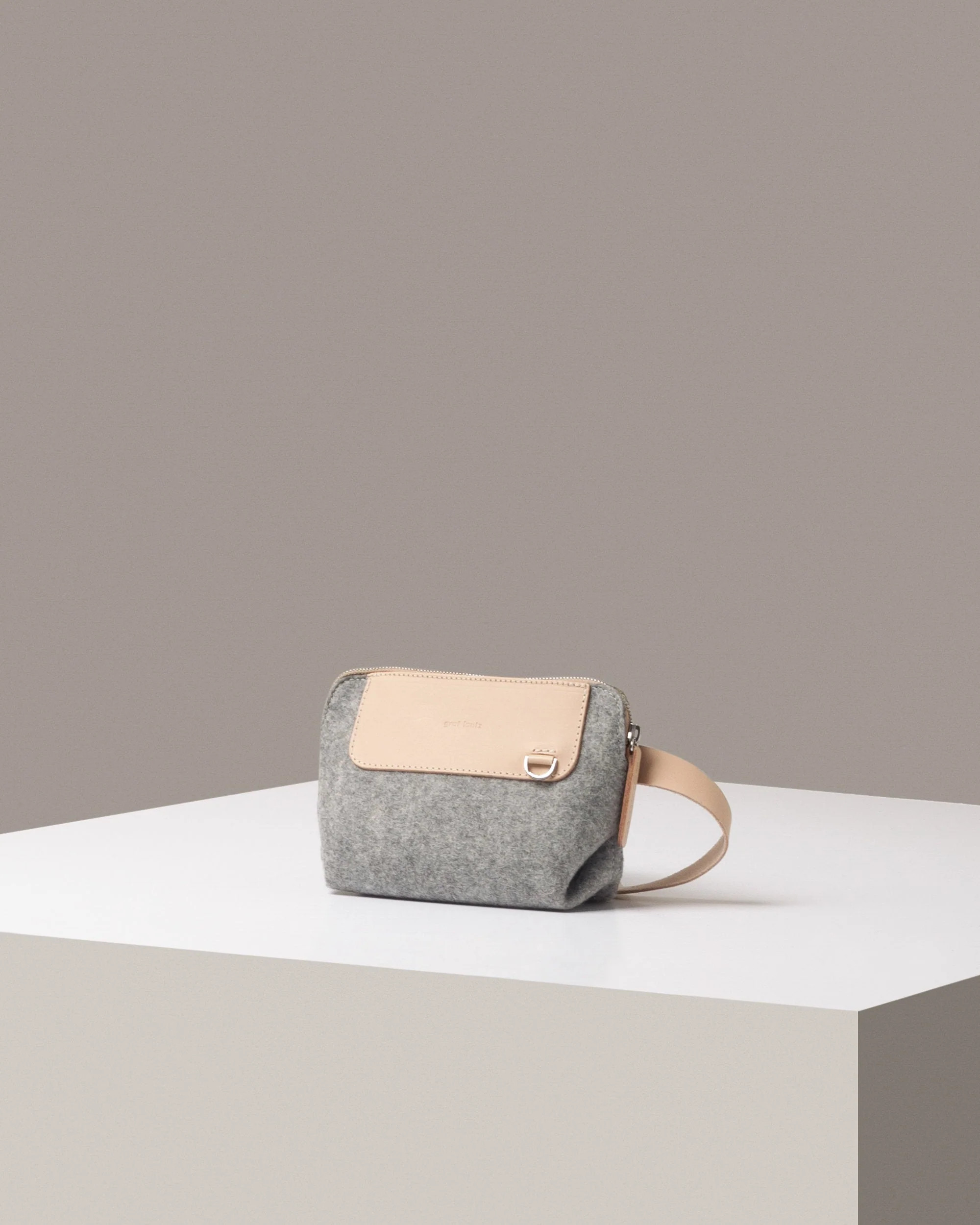 Merino Wool Felt and Leather Bedford Belt Bag in Granite and Natural | graf lantz