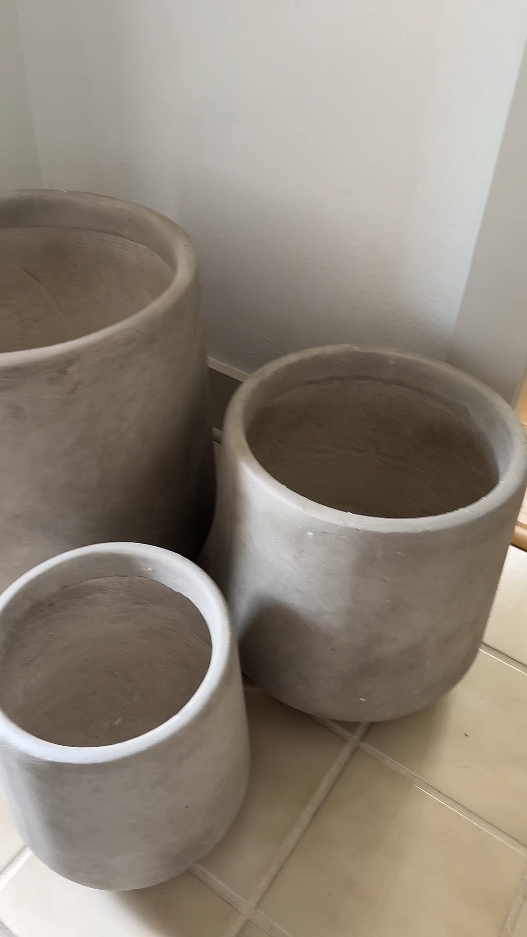 Weathered concrete platers
Set of 3 planters
Faux plant 

#LTKHome