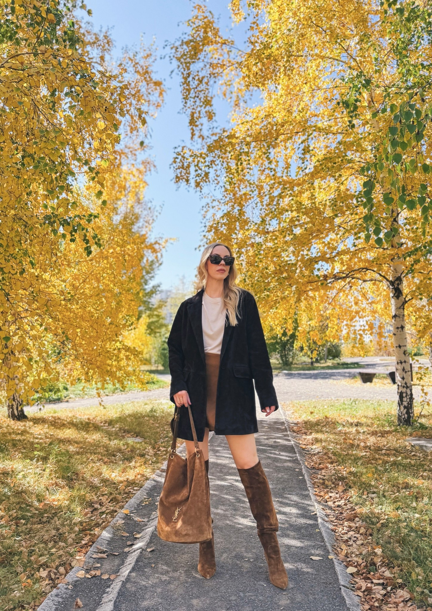 Dark brown suede blazer, faux suede mini skirt, brown suede knee high boots, suede Saint Laurent bucket bag, classic fall outfitt  

#LTKShoeCrush #LTKFindsUnder100 #LTKItBag