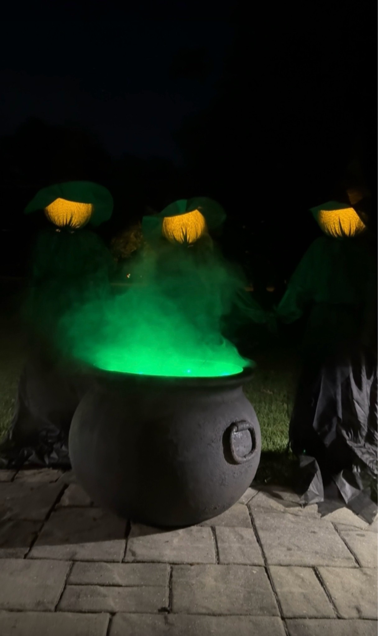 DIY witches cauldron 🧪🧙🏻‍♀️

#LTKHome #LTKSeasonal #LTKU