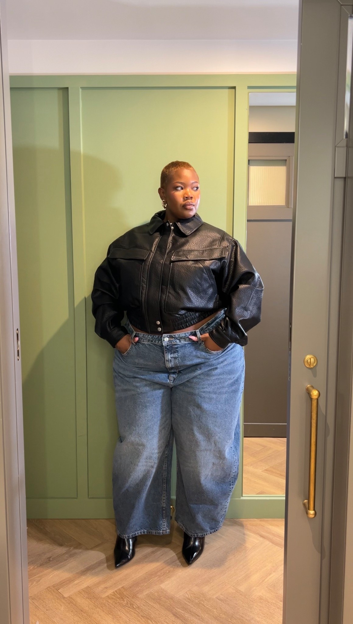 Classic leather jacket and baggy jeans look 🥹🥹

#LTKwinter #LTKuk #LTKjeans
