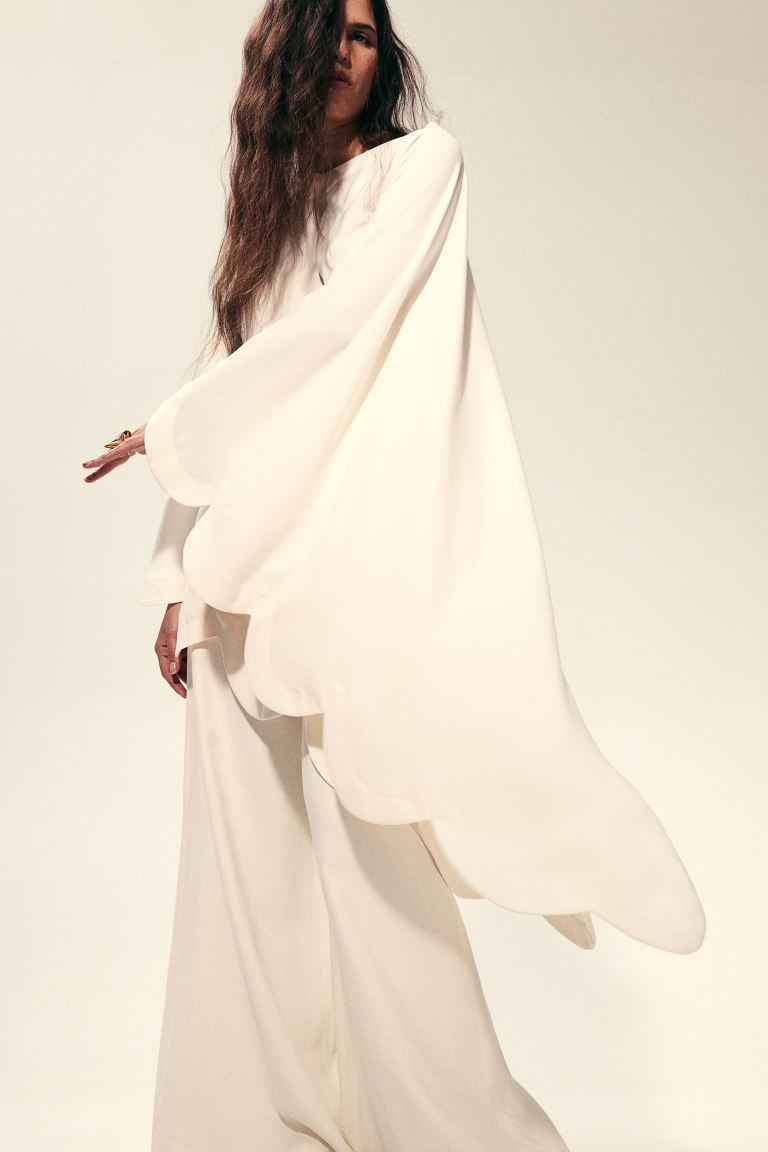 Scallop-edged tunic dress | H&M (UK, MY, IN, SG, PH, TW, HK)