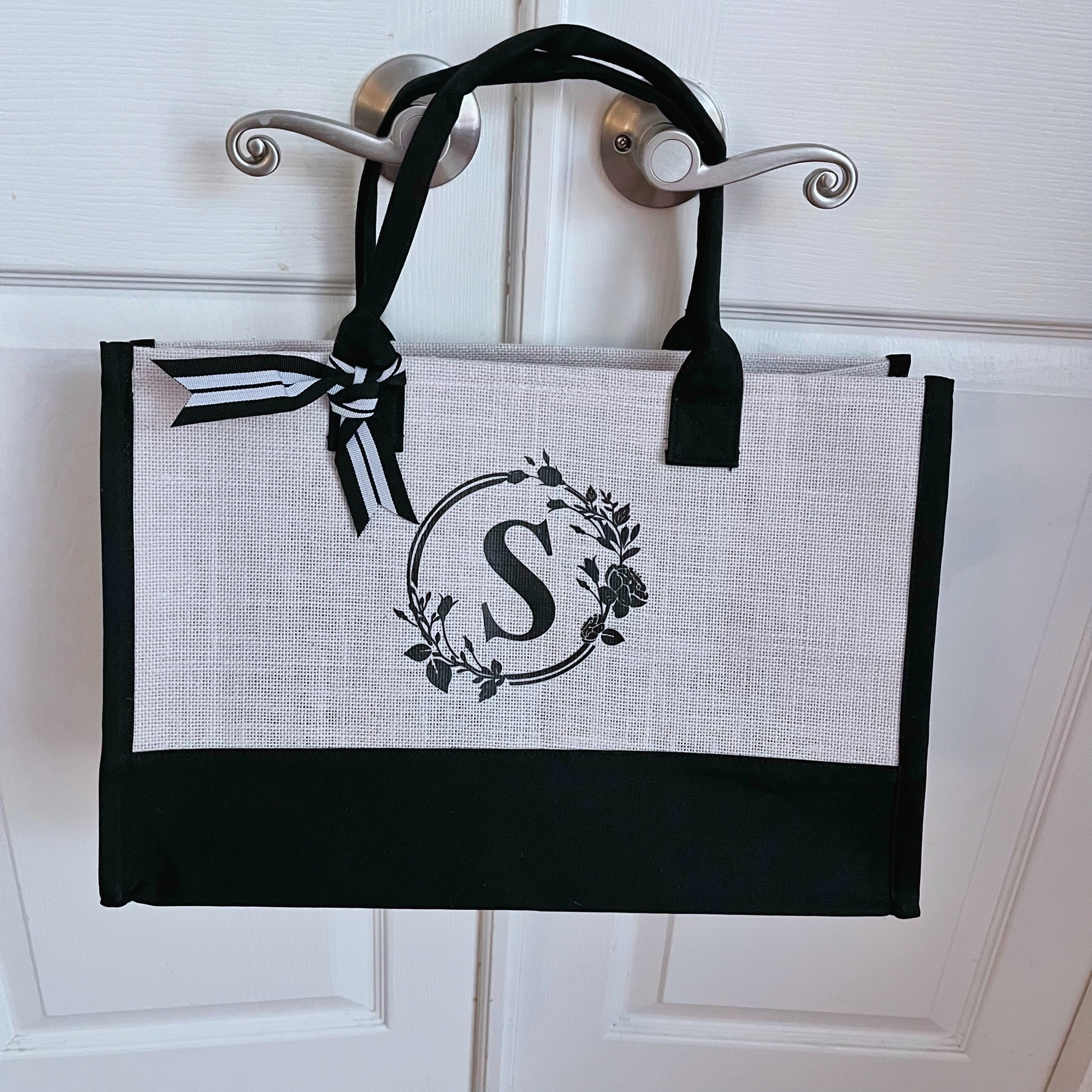 Such a cute tote!

LTKHoliday / LTKunder100 / LTKunder50 / LTKsalealert / LTKtravel / LTKworkwear / it bag / black and white handbag / trendy bag / minimalist / minimalist bag / minimalistic bag / it bags / Amazon / Amazon finds / Amazon style / Amazon fashion / sale / sale alert / floral bag / tote bag / black and white tote bag / travel bag / travel tote / bridesmaids gift / bridesmaids gifts / bridesmaid gift / bridesmaid gifts / beach bag / beach bags / beach tote / totes / tote bags 

#LTKitbag #LTKSeasonal #LTKstyletip