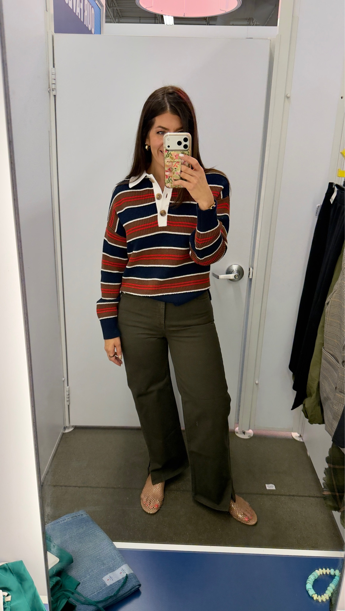 Old navy try in
Sized down one in sweater to small - very oversized
In an 8 wide leg jeans, need a 10

#LTKSaleAlert #LTKMidsize #LTKTall