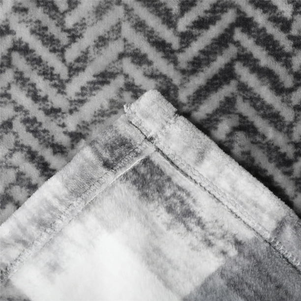 Better Homes & Gardens White Plaid Velvet Plush Throw, 50" x 72" | Walmart (US)