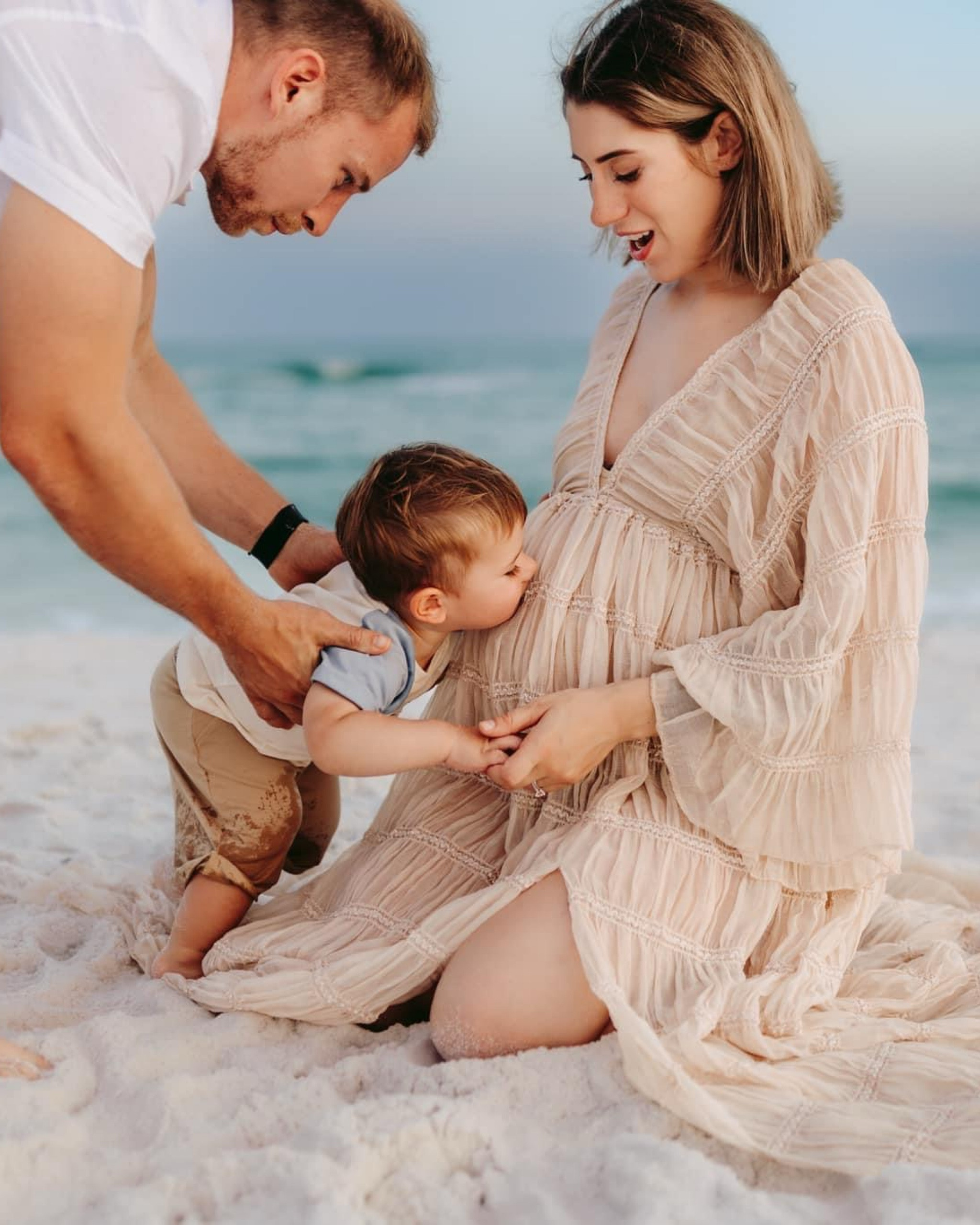 Maternity photo dress
Maternity picture dress 


#LTKBump #LTKKids #LTKFamily