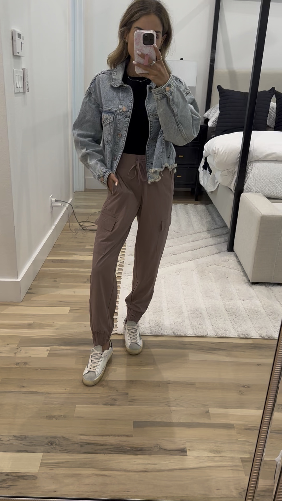 Target non wrinkle joggers size xs worn with denim jacket size xs 

#LTKSaleAlert #LTKFindsUnder50 #LTKFindsUnder100