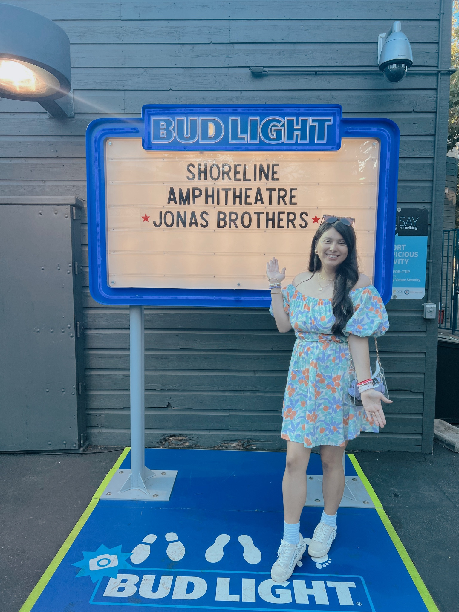 Jonas Brothers Concert Outfit 

Dress size L, fits true to size 

concert outfit | concert outfits | concert | summer dress 

#LTKstyletip