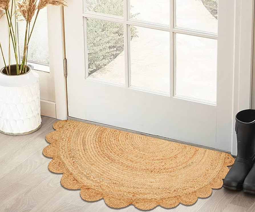 Savi Home Half Hand Woven Area Rug Braided Jute Scalloped Border, Decor Collection Classic Qualit... | Amazon (US)