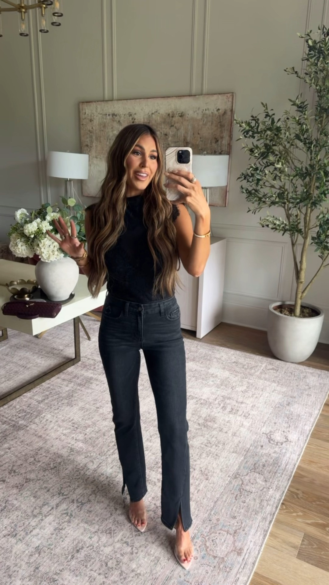 the most flattering pair of jeans!!! wearing a small top and 26 in the jeans 🖤

use code hollie35 for 35% off 🫶🏼 

 