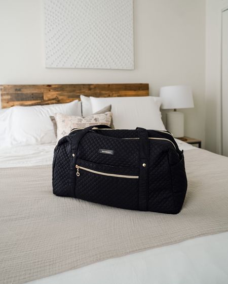 Travel weekender bag from Amazon under $50 with 2 compartments laptop sleeve, luggage sleeve, shoe bag, and plenty of zippers 


#weekender #amazonfind #amazonweekender #weekenderbag #dufflebag #carryonbag #carryon 

#LTKU #LTKtravel #LTKFind