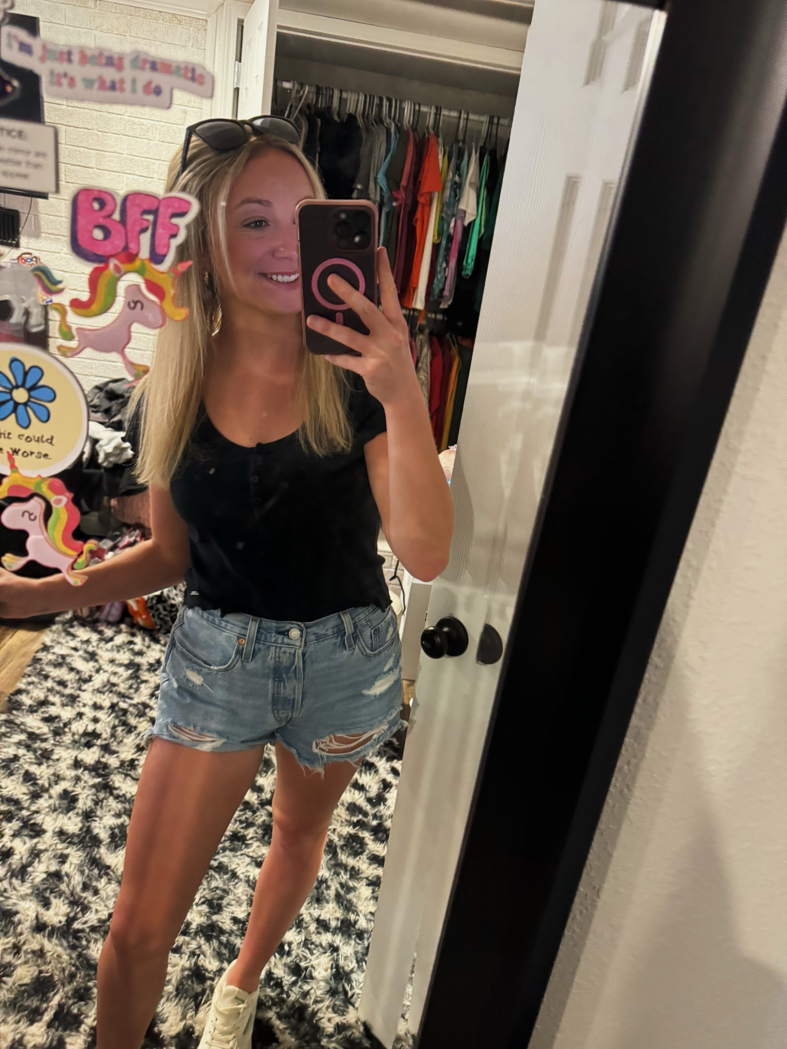 Summer outfit. Jean shorts. Denim shorts. Cropped tee. Simple summer fit. White sneakers  