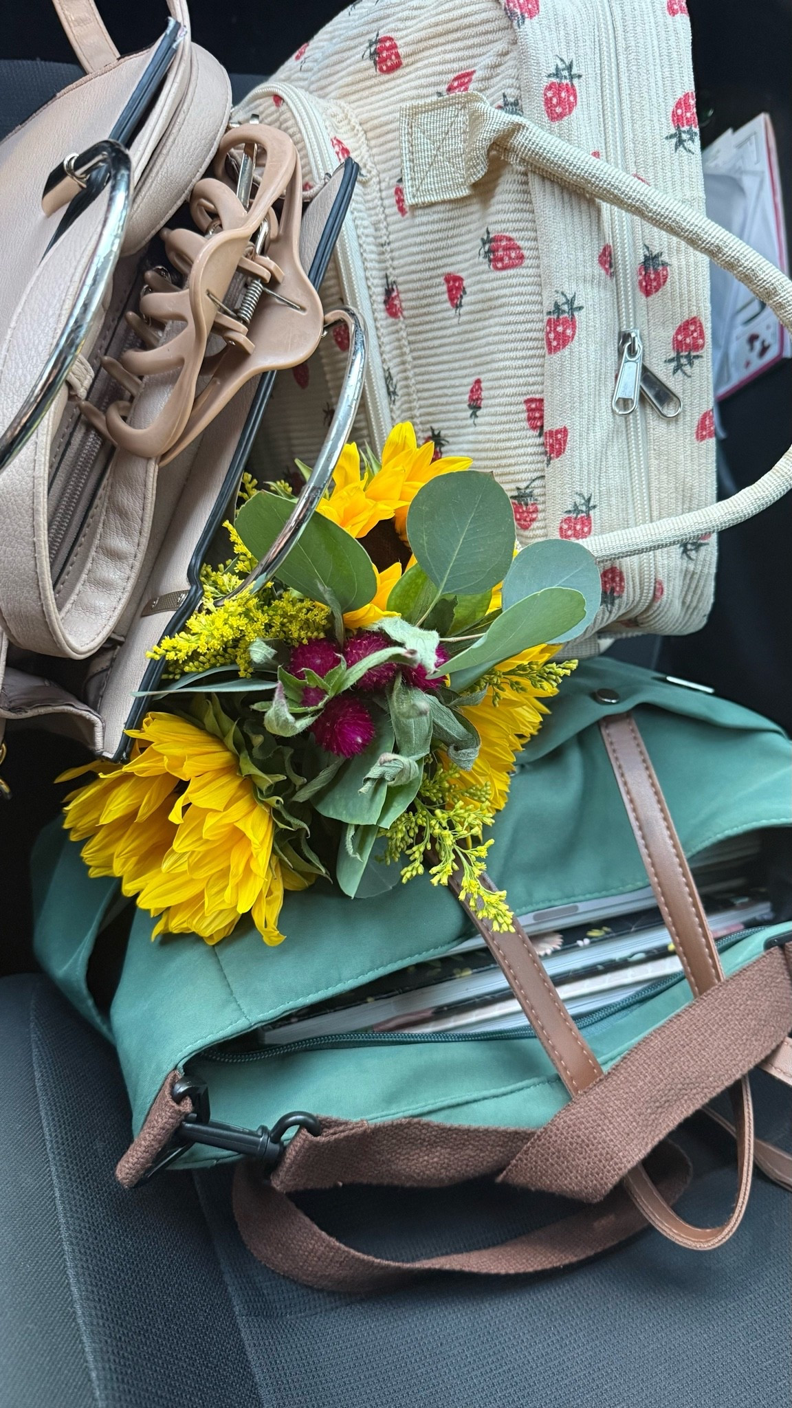My corporate bags

#LTKdayinmylife #LTKgrwm #LTKmomlife