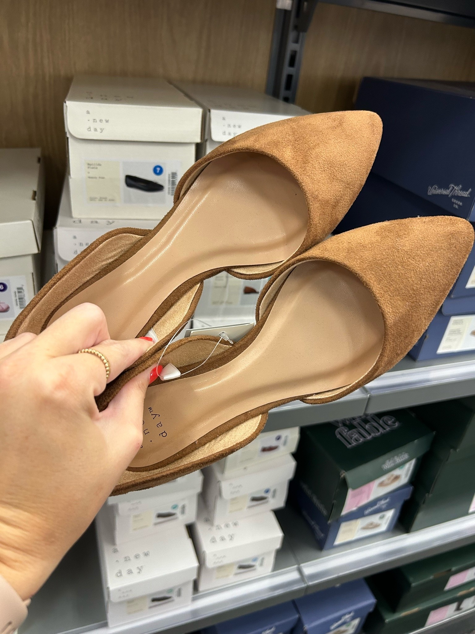 // brown suede flats for fall // cute flats for fall // fall flats // cute shoes for fall //

#LTKSaleAlert #LTKSeasonal