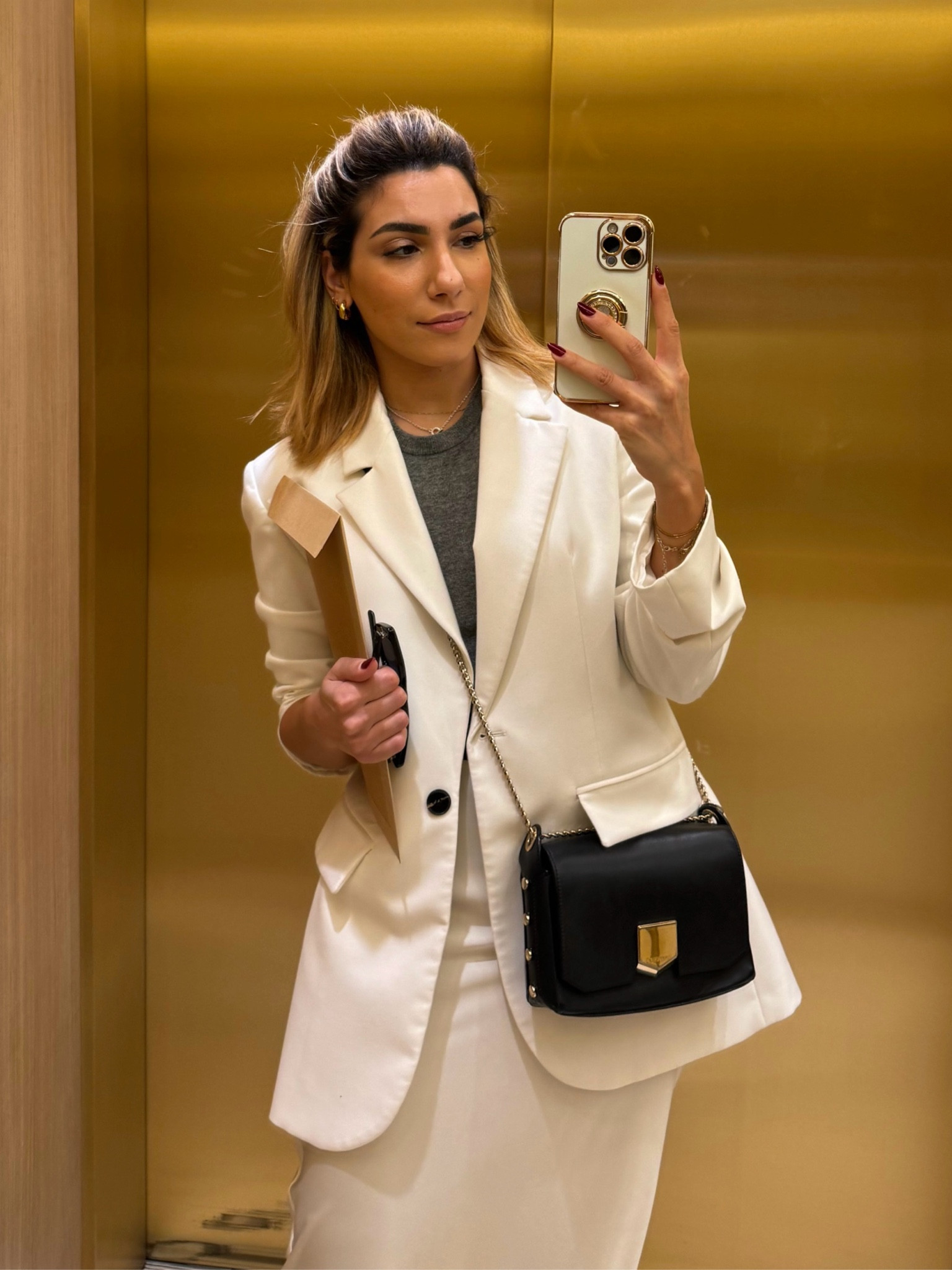 Office look 
#smart #smartwear #white #whiteoutfit #whiteblazer #monochrome #whiteskirt #silkskirt #silkskirtlook #silkskirtttend #blackandwhite #officeohtfit 


#LTKstyletip #LTKworkwear #LTKspring