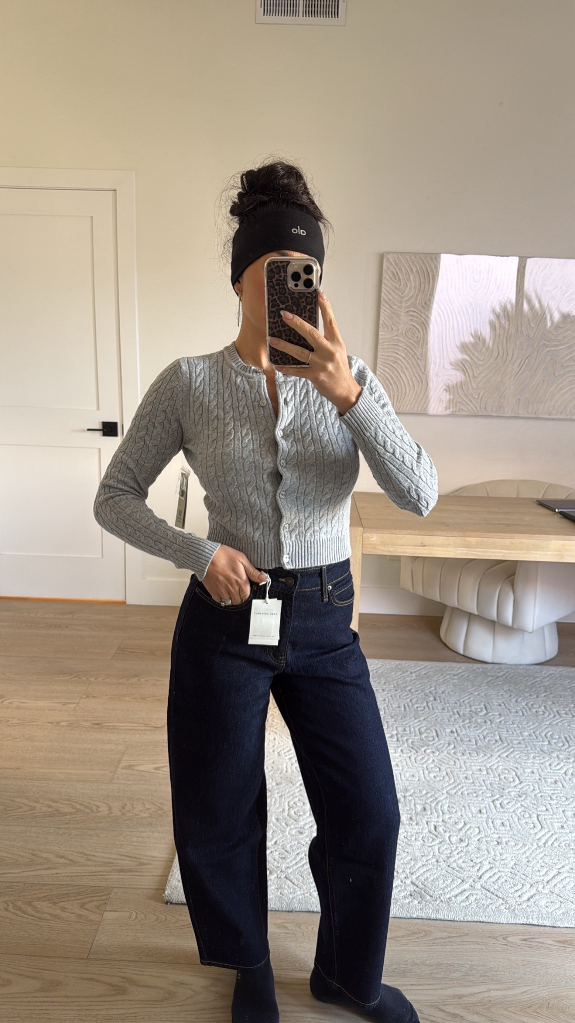 Walmart spring arrivals // gray cardigan size XS // dark denim barrel jeans size 0 

Walmart finds
Under $50



#LTKFindsUnder50 #LTKootd #LTKSeasonal