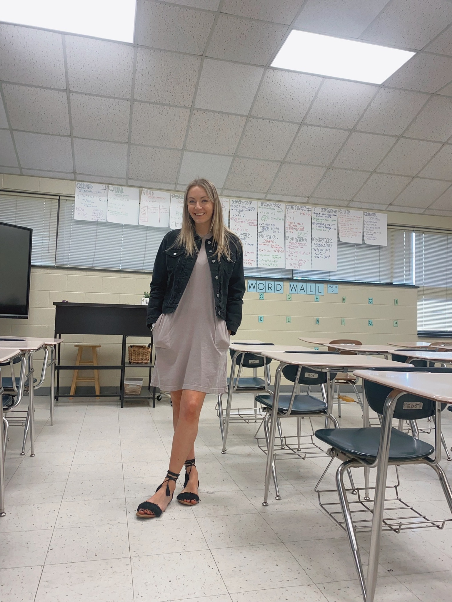 Teacher OOTD ❤️🤩🍎

Dress is old from old navy, but I linked similar ones!

#LTKunder50 #LTKworkwear #LTKstyletip