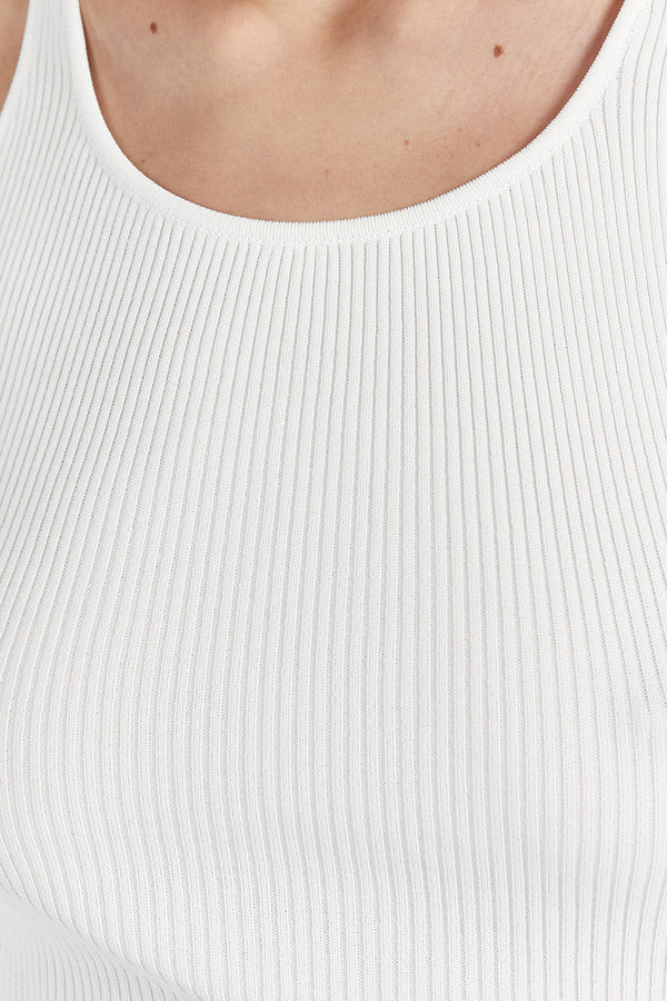 ZION OFF WHITE SCOOP TANK | DISSH