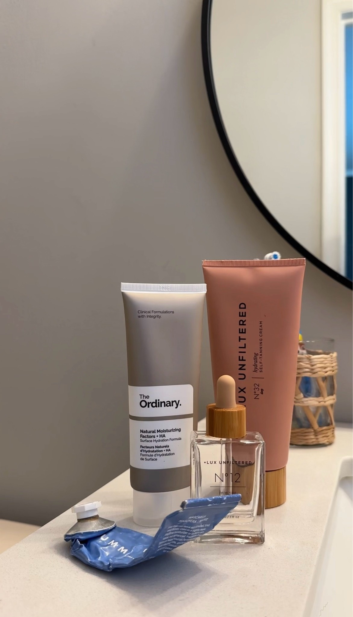 Morning face moisturizers and sunless tanners

My favorite tanning lotions and the moisturizers I use day and night! Summer Fridays jet lag mask under my eyes and on my neck, the ordinary moisturizer on my face.

#LTKmorningroutine #LTKgrwm #LTKBeauty